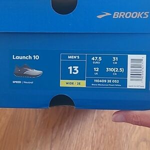 NIB Men's Brooks Launch 10